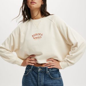 Classic Fleece Graphic Raglan Crew Sweatshirt